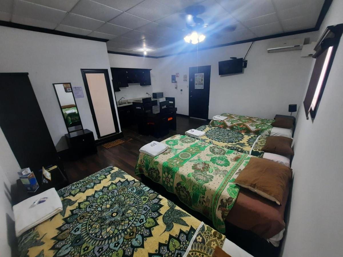Aparthotel Garcias Suites,