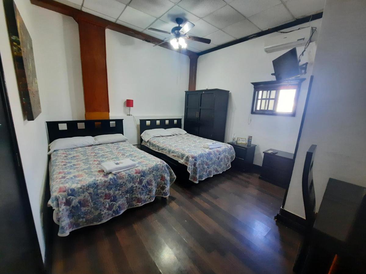 Aparthotel Garcias Suites, *