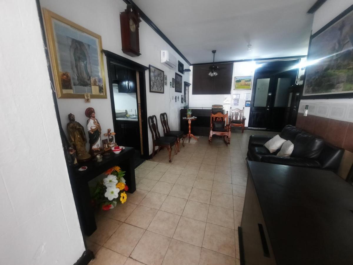 Aparthotel Garcias Suites,