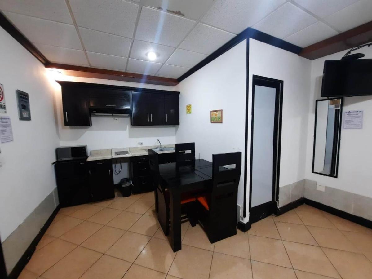 Aparthotel Garcias Suites, *