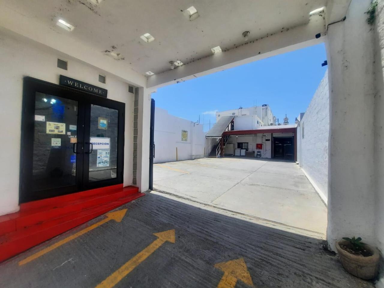 Aparthotel Garcias Suites, Linares