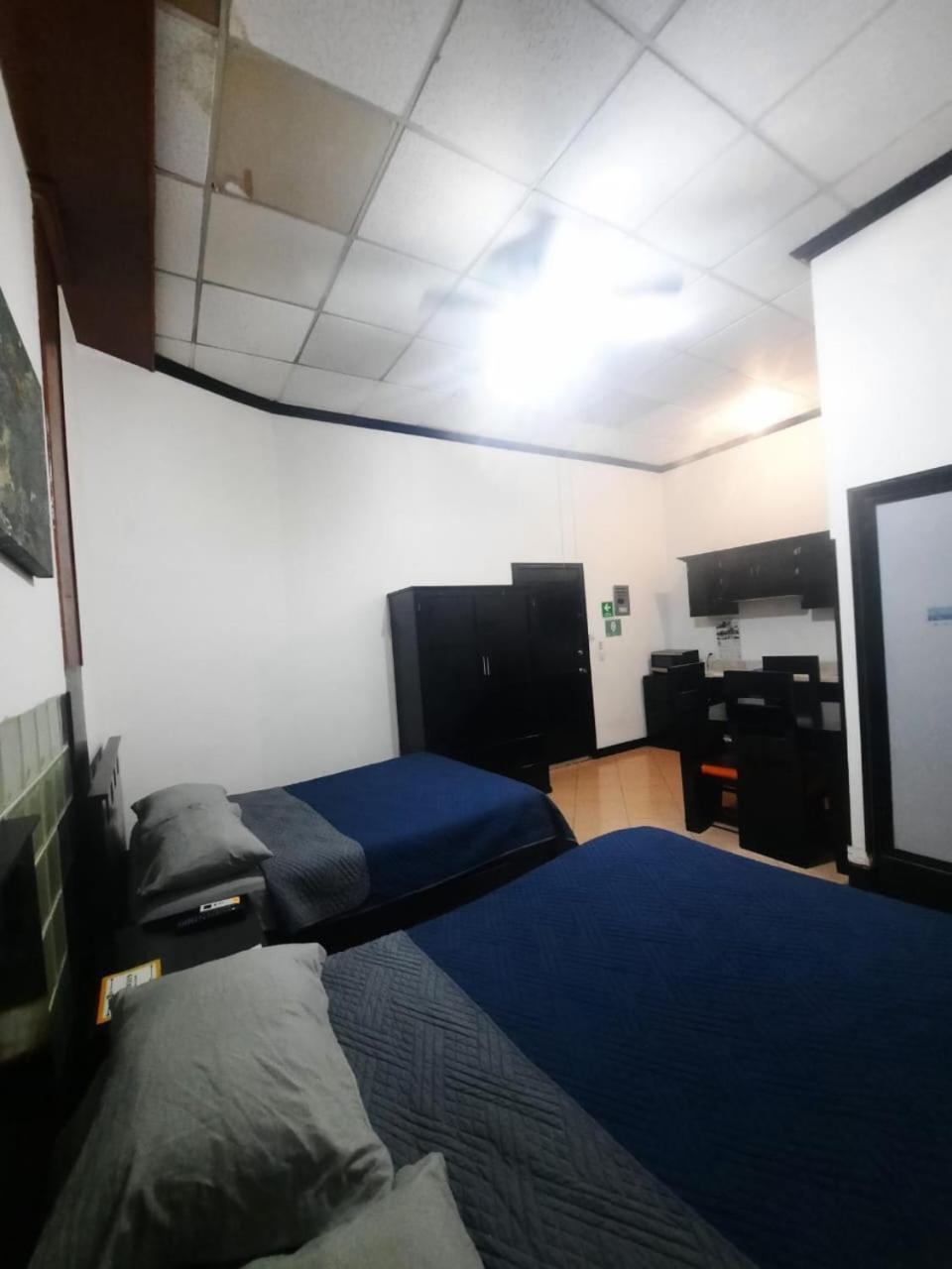 Aparthotel Garcias Suites,