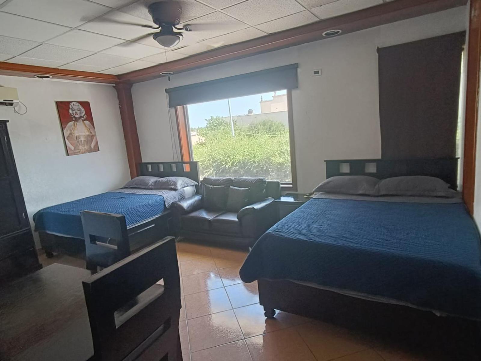 Aparthotel Garcias Suites, Linares